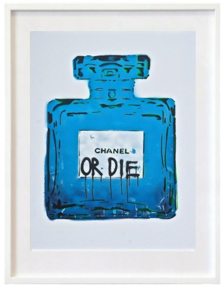 Chanel or die Street blue i gruppen Kunstgalleri / Temaer / Julkalender lucka 4 hos NOA Gallery (200302_3985)